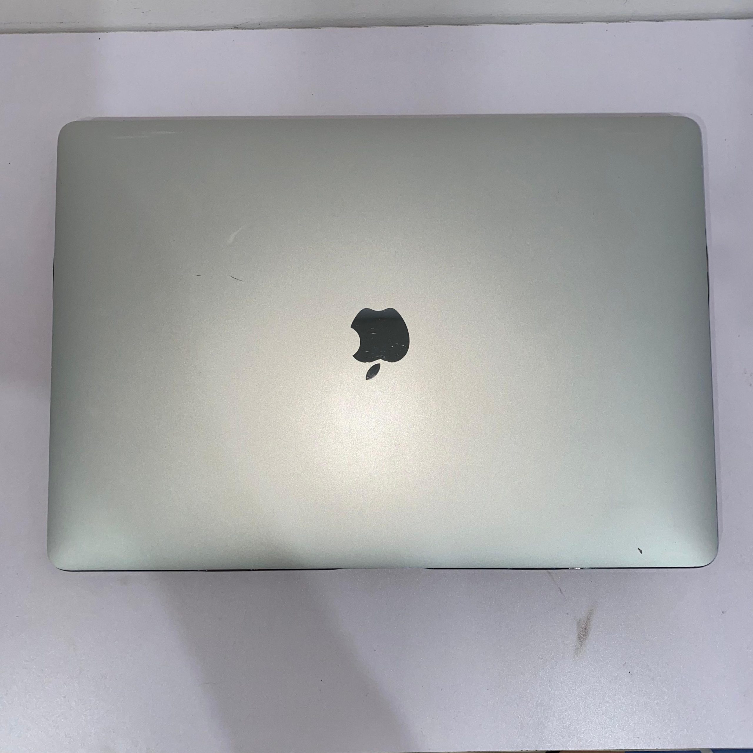 MacBook Pro 2019 Intel Core-i9 RAM 16GB DDR4 SSD 512GB Layar Retina 15,4" Grade A 95% - Gambar 2